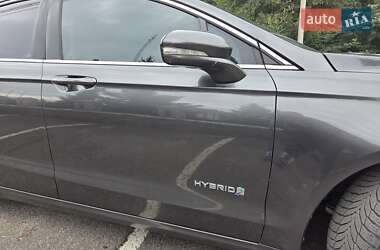 Седан Ford Fusion 2016 в 