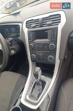 Седан Ford Fusion 2014 в 