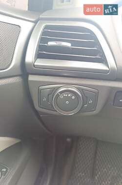 Седан Ford Fusion 2014 в 
