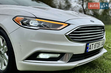 Седан Ford Fusion 2016 в 