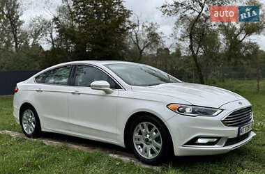 Седан Ford Fusion 2016 в 