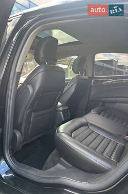 Седан Ford Fusion 2013 в 