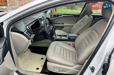 Седан Ford Fusion 2016 в 