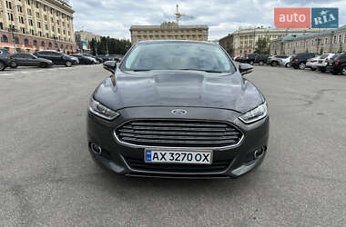 Седан Ford Fusion 2015 в 