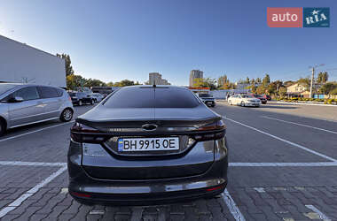 Седан Ford Fusion 2017 в 