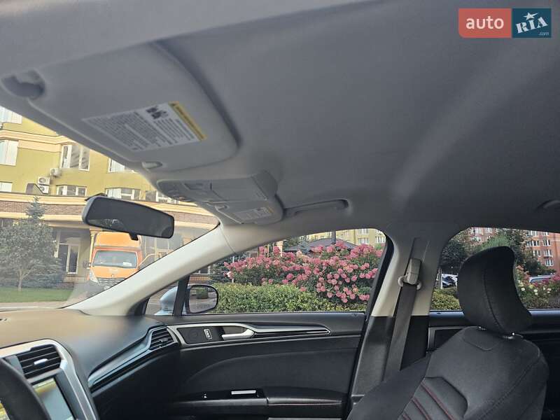 Седан Ford Fusion 2015 в Києві