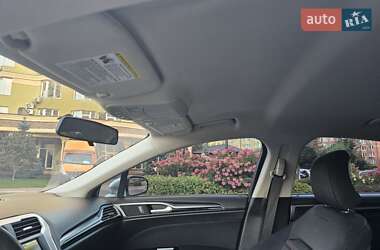 Седан Ford Fusion 2015 в 