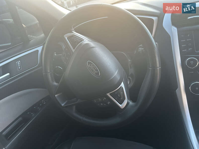 Седан Ford Fusion 2014 в Харкові