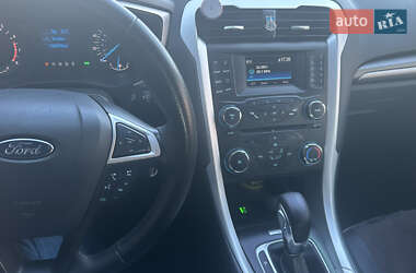 Седан Ford Fusion 2014 в 