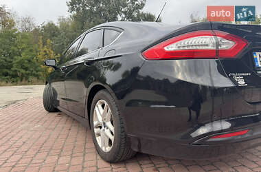 Седан Ford Fusion 2016 в 