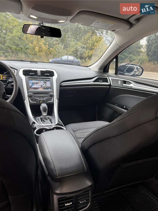 Седан Ford Fusion 2016 в Киеве фото 5 Седан Ford Fusion 2016 в Киеве