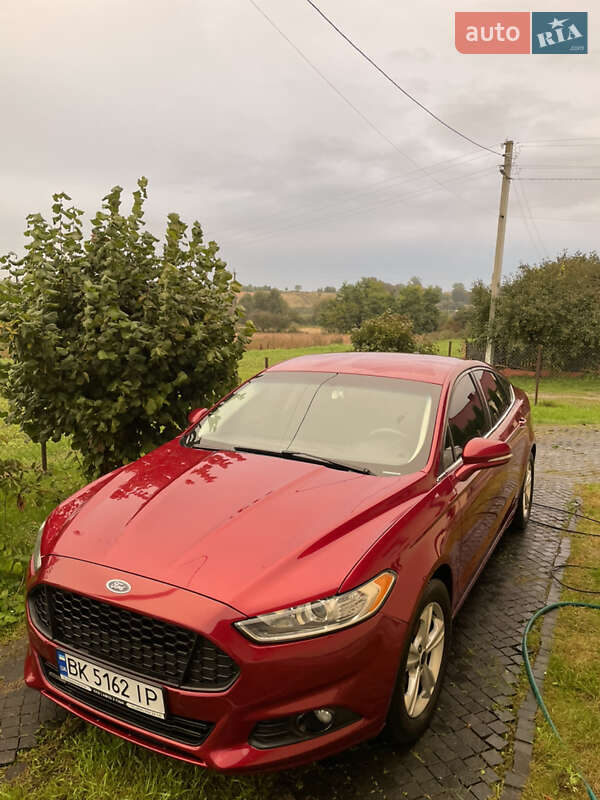 Седан Ford Fusion 2013 в 