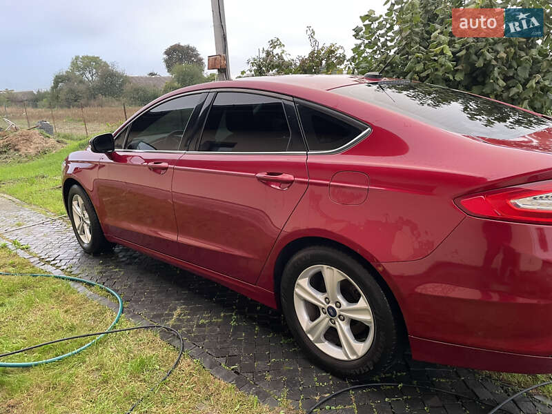 Седан Ford Fusion 2013 в Ровно
