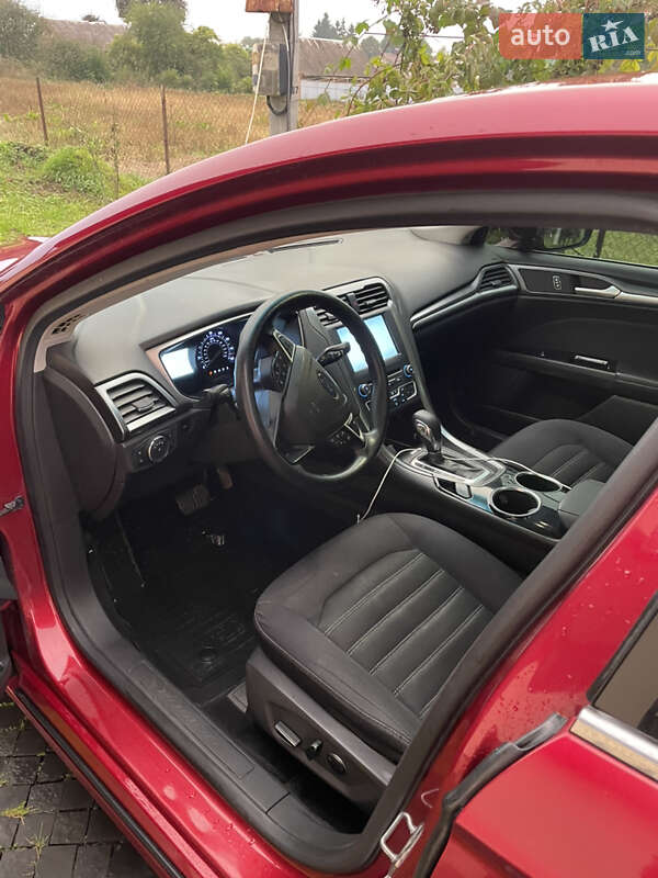 Седан Ford Fusion 2013 в Ровно