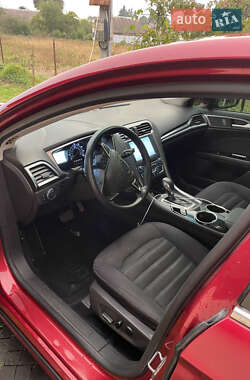 Седан Ford Fusion 2013 в 