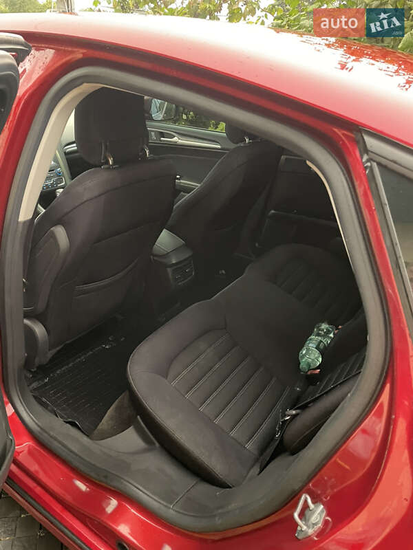 Седан Ford Fusion 2013 в Ровно