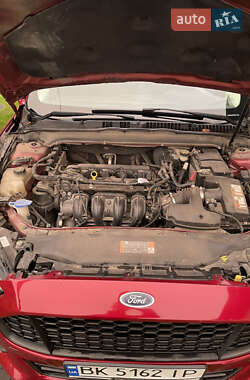 Седан Ford Fusion 2013 в 