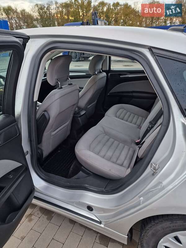 Седан Ford Fusion 2014 в Борисполі