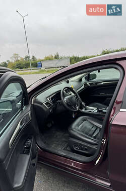 Седан Ford Fusion 2012 в 