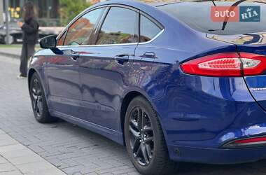 Седан Ford Fusion 2016 в 