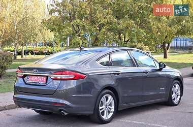 Седан Ford Fusion 2018 в 