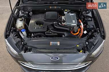 Седан Ford Fusion 2018 в 