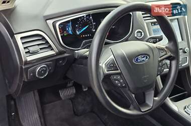 Седан Ford Fusion 2018 в 