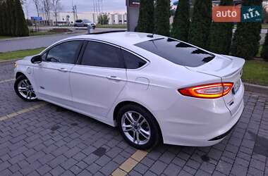Седан Ford Fusion 2015 в 