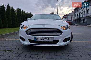 Седан Ford Fusion 2015 в 