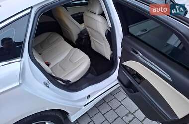Седан Ford Fusion 2015 в 