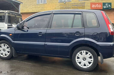 Хетчбек Ford Fusion 2012 в 