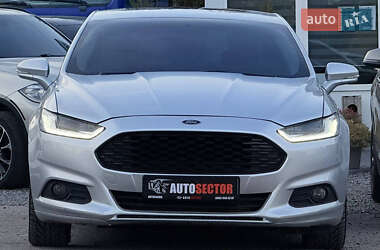 Седан Ford Fusion 2016 в 
