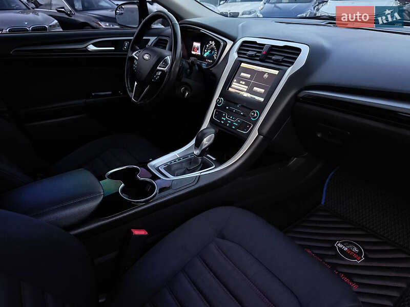 Седан Ford Fusion 2016 в Харкові