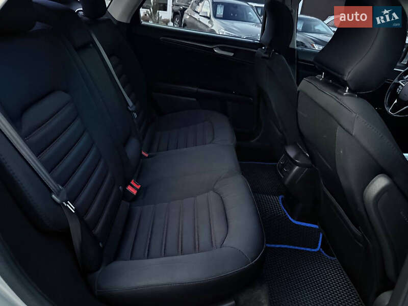 Седан Ford Fusion 2016 в Харкові