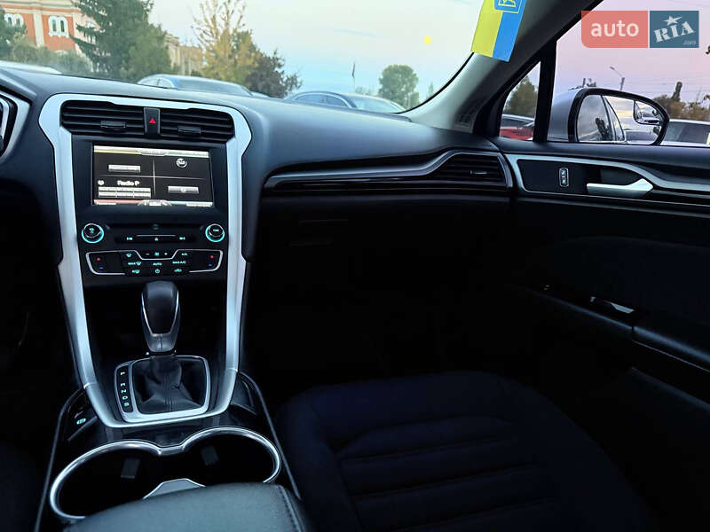 Седан Ford Fusion 2016 в Харкові