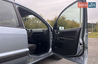 Хэтчбек Ford Fusion 2006 в 