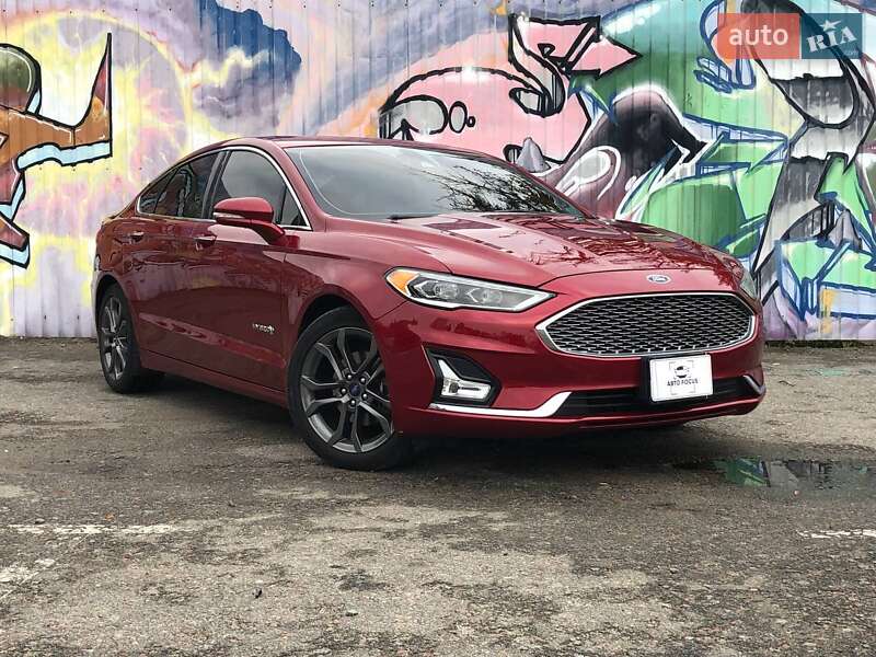 Седан Ford Fusion 2019 в 