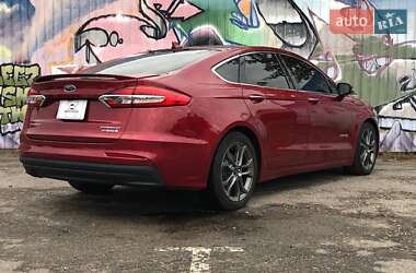 Седан Ford Fusion 2019 в 