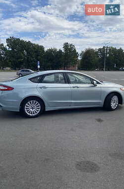 Седан Ford Fusion 2014 в 