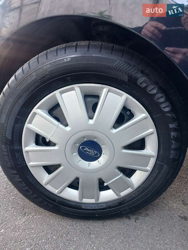 Хэтчбек Ford Fusion 2007 в Киеве