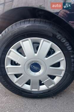 Хэтчбек Ford Fusion 2007 в 