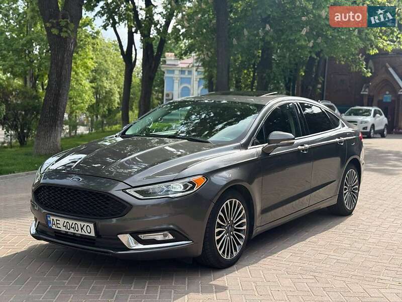 Седан Ford Fusion 2016 в 