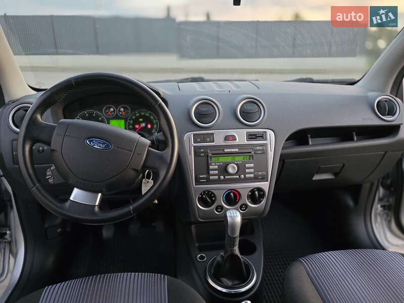 Хэтчбек Ford Fusion 2008 в Луцке