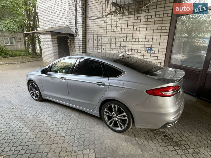 Седан Ford Fusion 2019 в Днепре