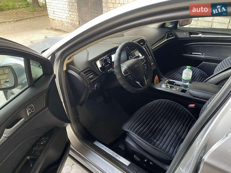 Седан Ford Fusion 2019 в Днепре