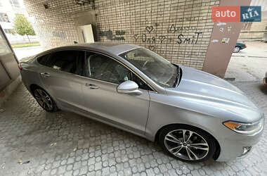 Седан Ford Fusion 2019 в 