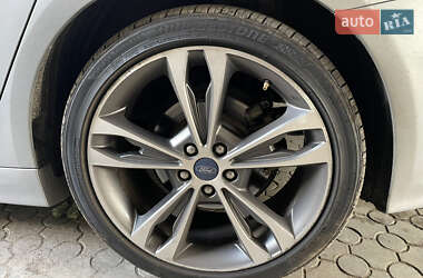 Седан Ford Fusion 2019 в 