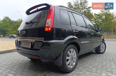 Хэтчбек Ford Fusion 2011 в 