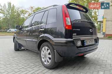 Хэтчбек Ford Fusion 2011 в 