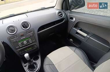 Хэтчбек Ford Fusion 2011 в 